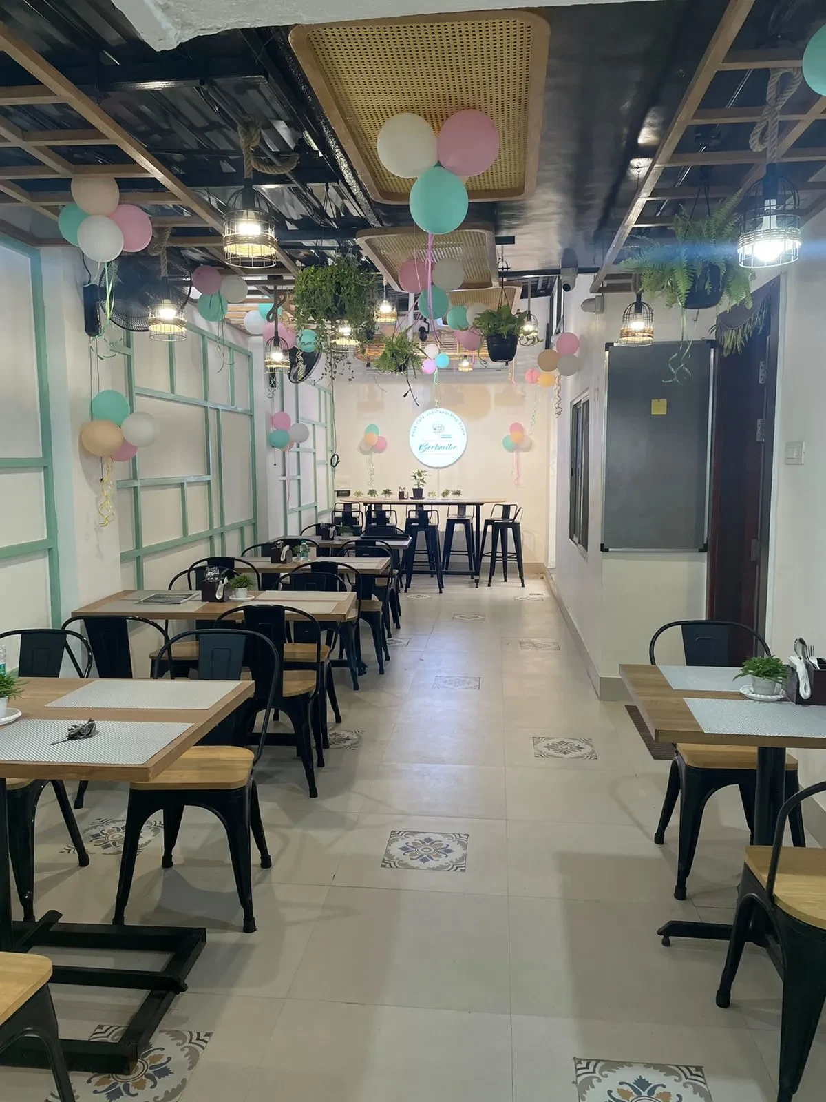 Restaurant Interior Design - FC Road, Pune